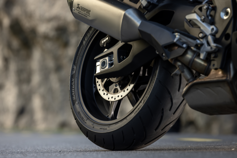BRIDGESTONE - Tire - T33 - Front - 120/70R19 - 60V