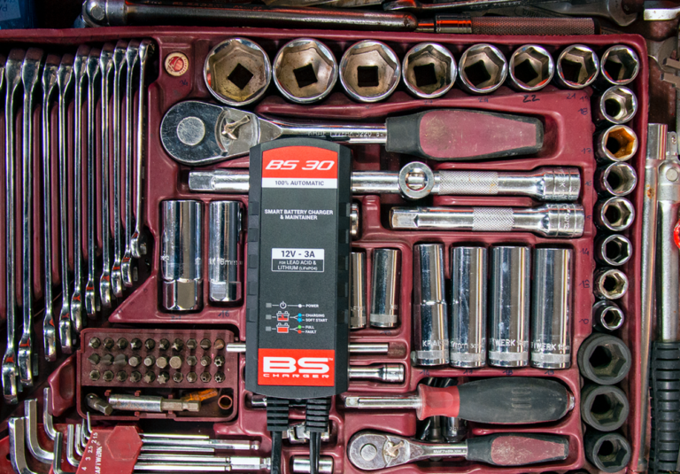 BS BATTERY - Battery Charger/Maintainer - BS 30 - 12V - 3 A